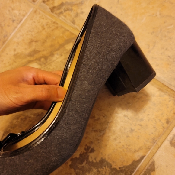 Michael Kors Kiera Grey Pumps with Bow - Picture 4 of 6